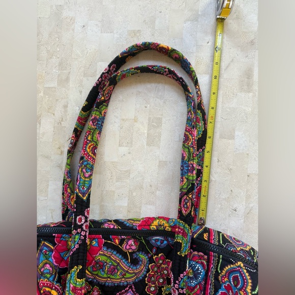 VERA BRADLEY Large Quilted Duffle Bag ‘Symphony In Hue’ Floral Paisley NWOT - Picture 5 of 8